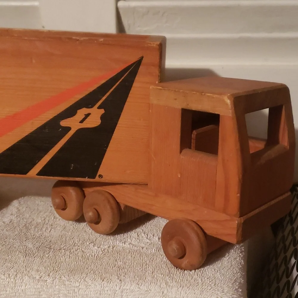 Vintage Allied Movers Truck